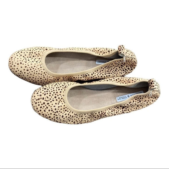 NWT Chelsea & Violet 7.5 ruby calfhair leopard flats - Picture 3 of 14